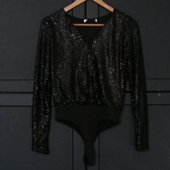 H&M | NWOT V-neck Bodysuit - Picture 4 of 8